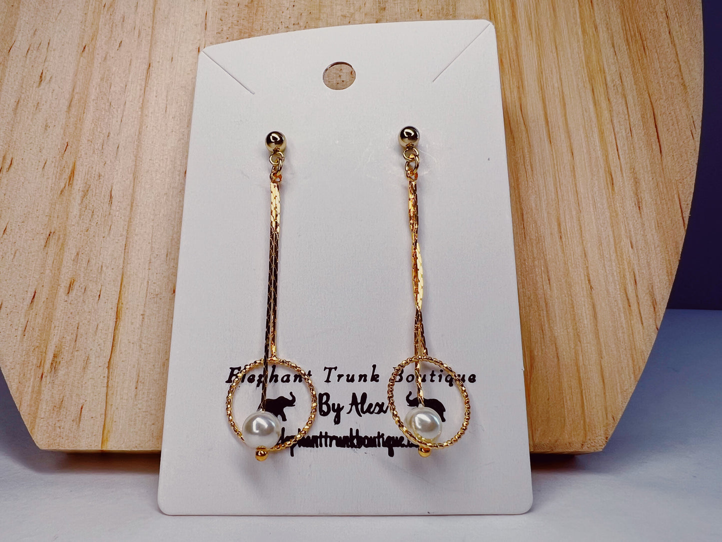 Dainty Pearl Dangle Earring